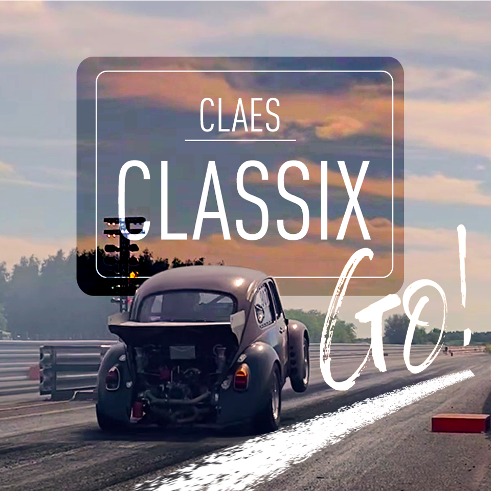 Bild von einem VW Käfer auf der Rennstrecke